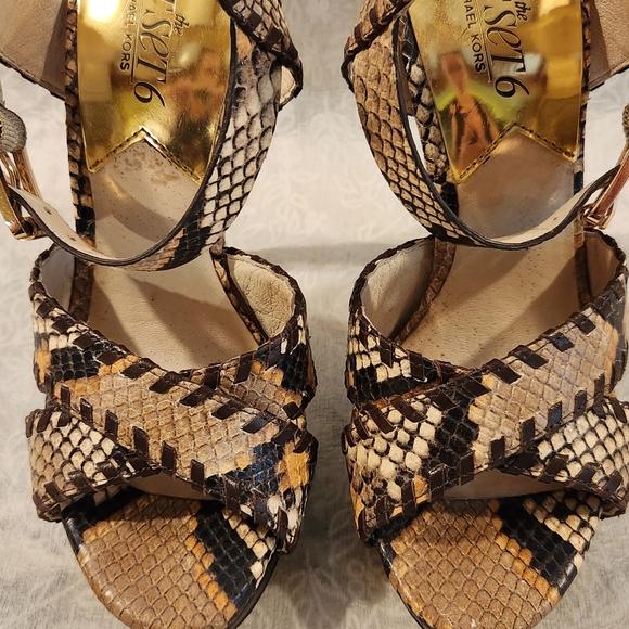 Micheal Kors Limited "Jet Set" Odessa Platform stiletto- Embossed Faux Python - Picture 4 of 11